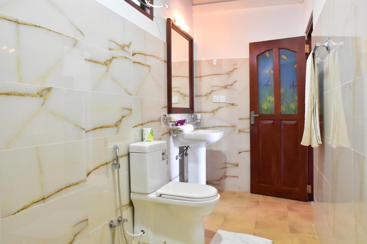 Villa De White Sambur Хіккадува Екстер'єр фото