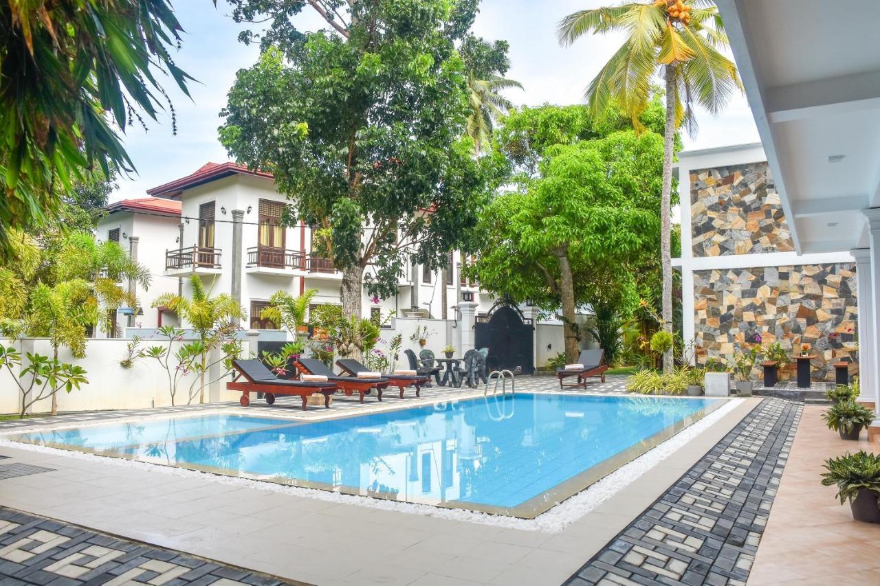 Villa De White Sambur Хіккадува Екстер'єр фото