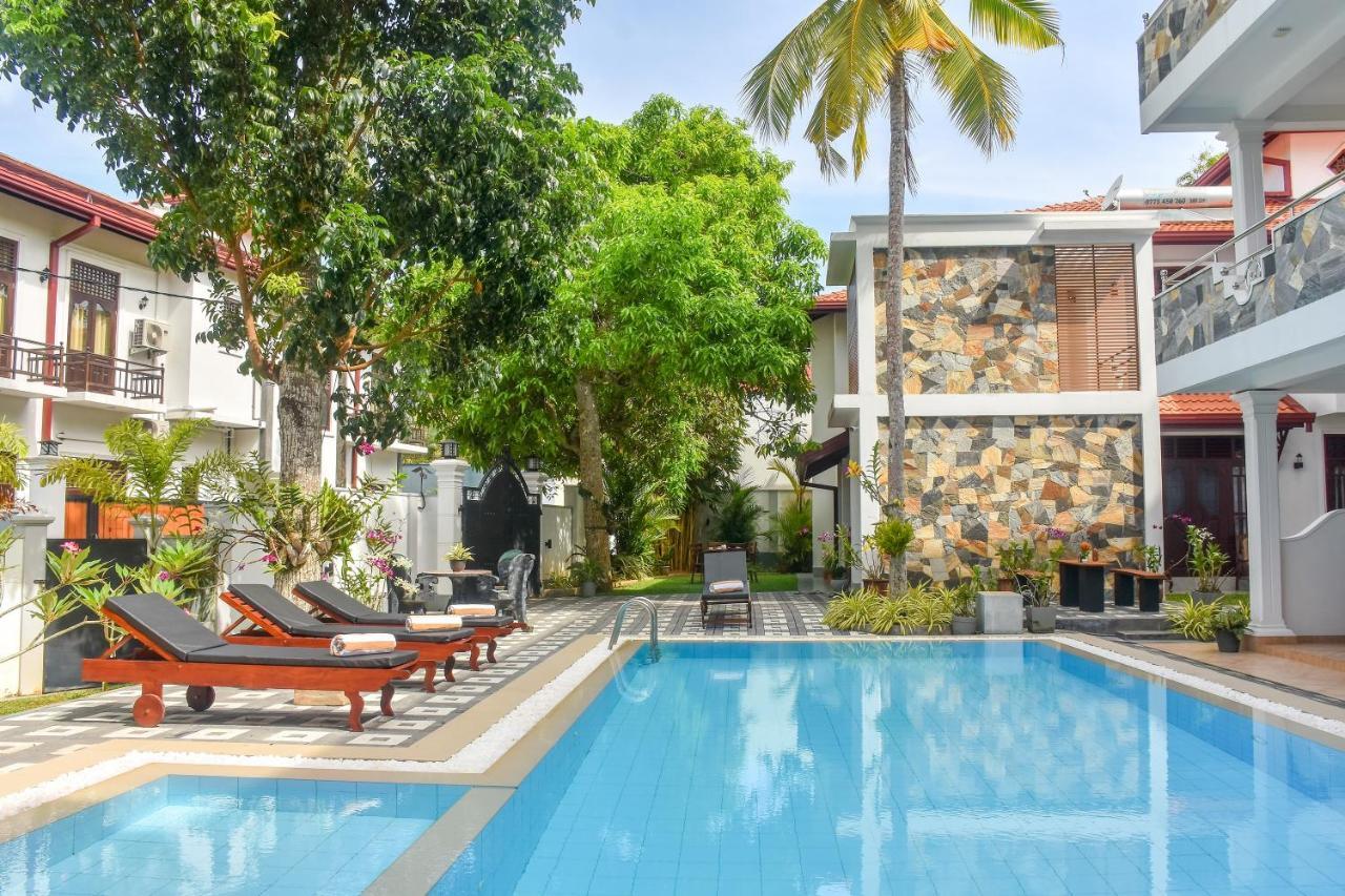 Villa De White Sambur Хіккадува Екстер'єр фото