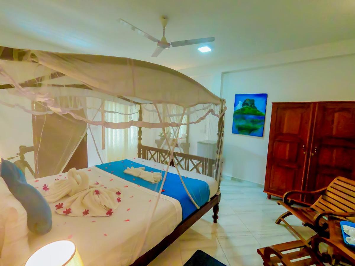 Villa De White Sambur Хіккадува Екстер'єр фото