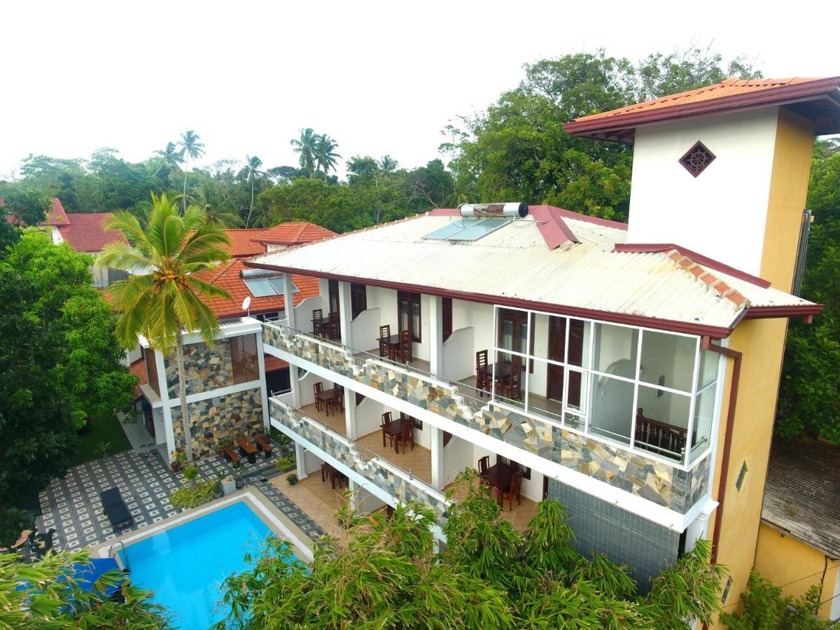 Villa De White Sambur Хіккадува Екстер'єр фото