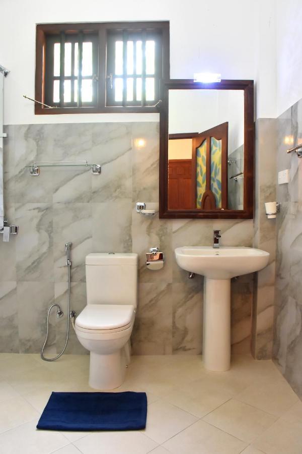 Villa De White Sambur Хіккадува Екстер'єр фото