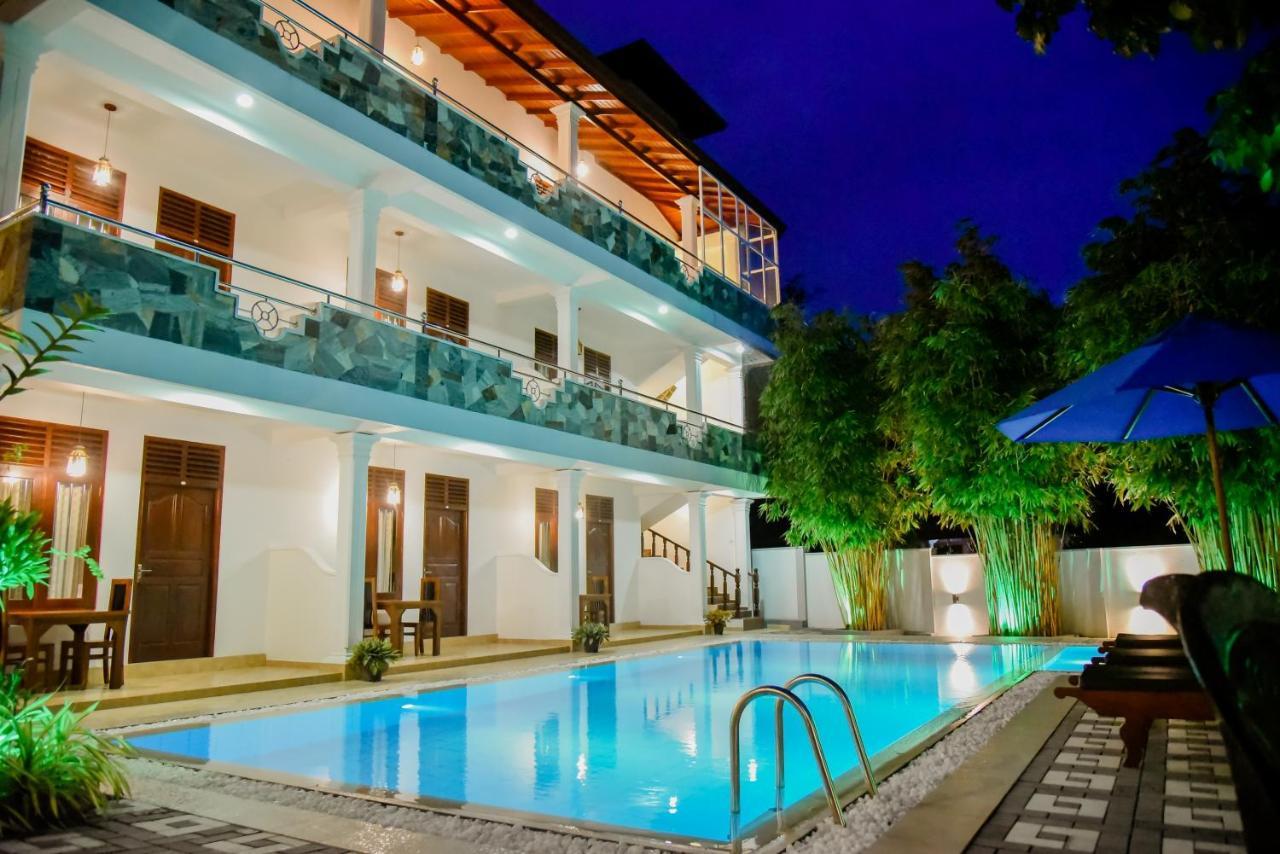 Villa De White Sambur Хіккадува Екстер'єр фото