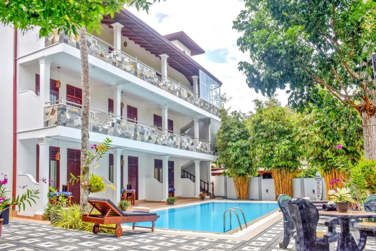 Villa De White Sambur Хіккадува Екстер'єр фото
