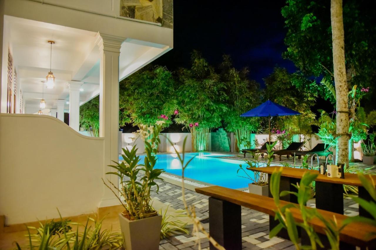 Villa De White Sambur Хіккадува Екстер'єр фото