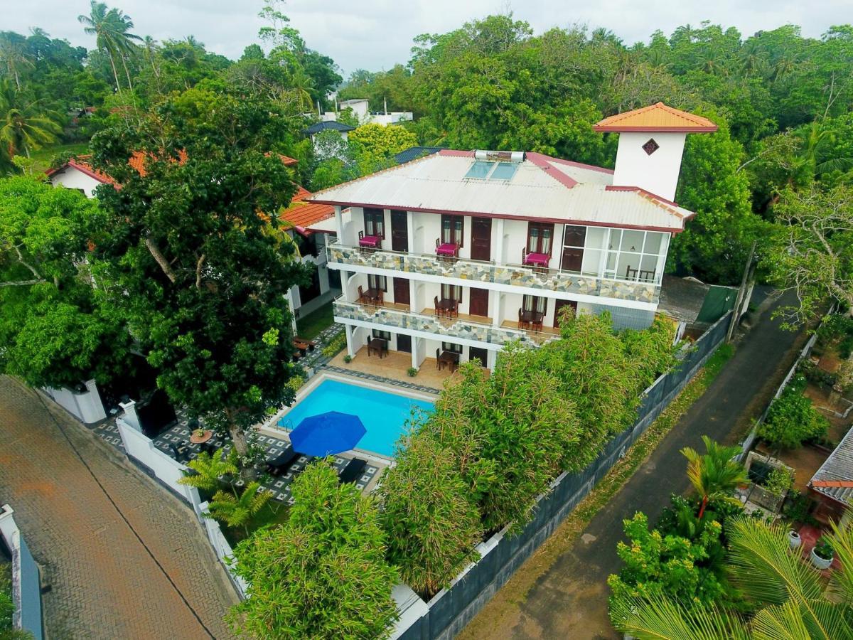 Villa De White Sambur Хіккадува Екстер'єр фото